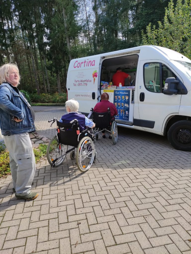 Der Eismann in der Seniorenresidenz Weserbergland in Porta Westfalica